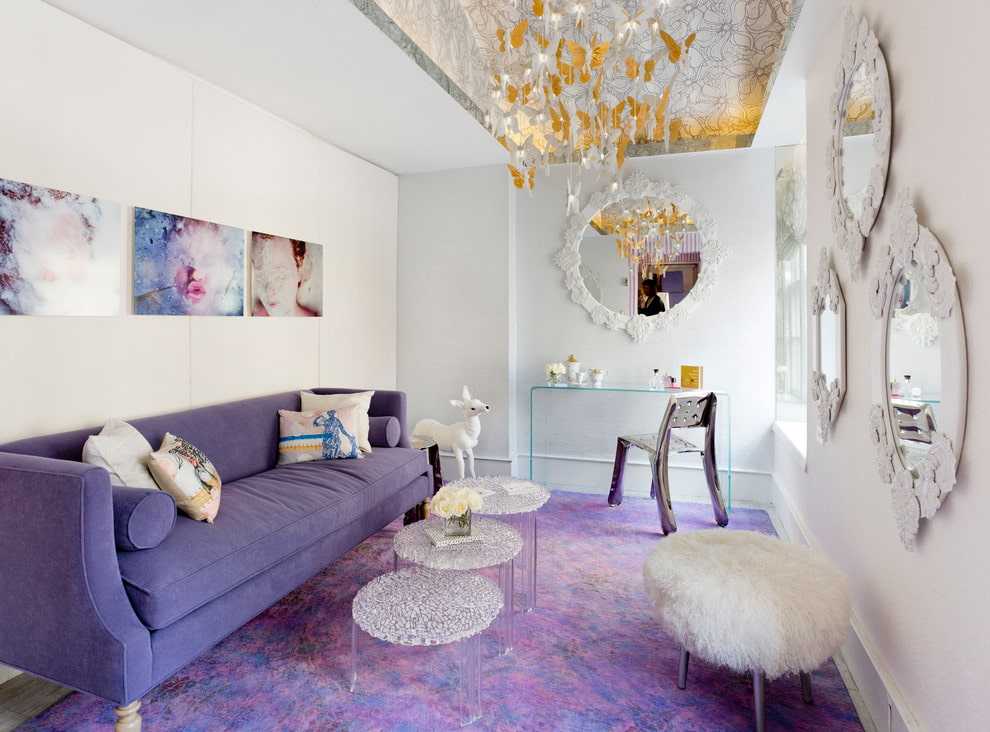 Фиолетовый диван в интерьере: особенности цвета и правила сочетания