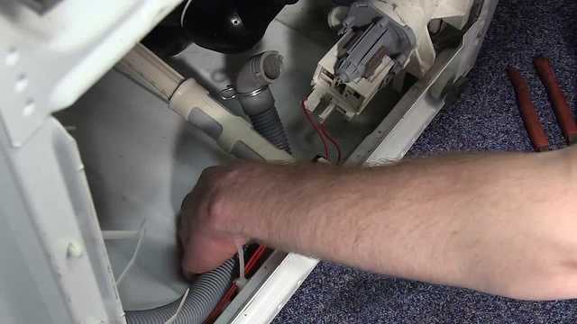 Заливной шланг для подвода воды в стиральную машину