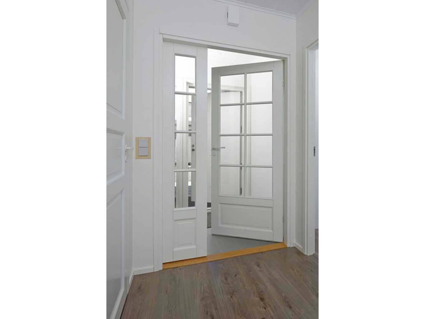 Белые двери в белом интерьере: варианты, сочетания, рекомендации :: syl.ru