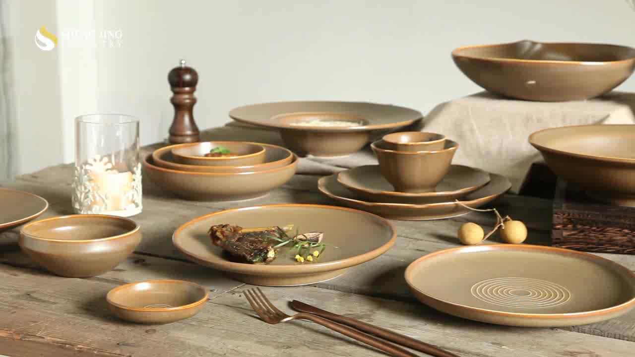Варианты наборов столовой посуды по количеству предметов и материалам