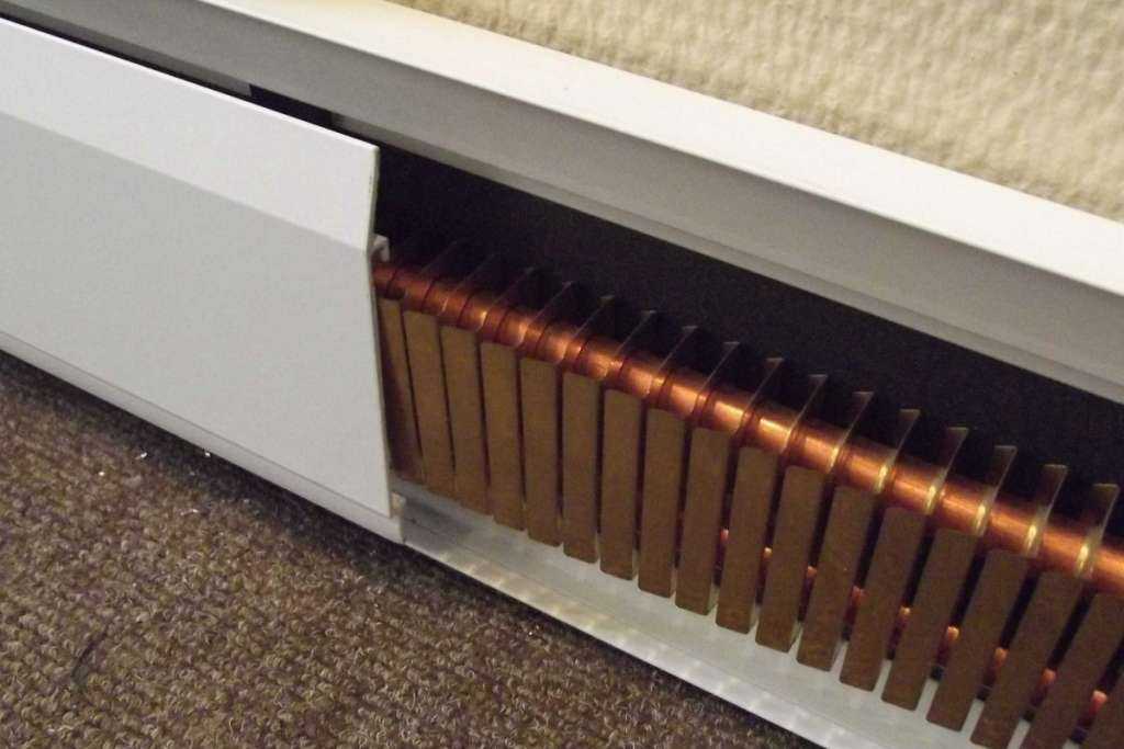 Теплый плинтус вместо радиаторов отопления: когда стоит использовать и топ-10 популярных моделей