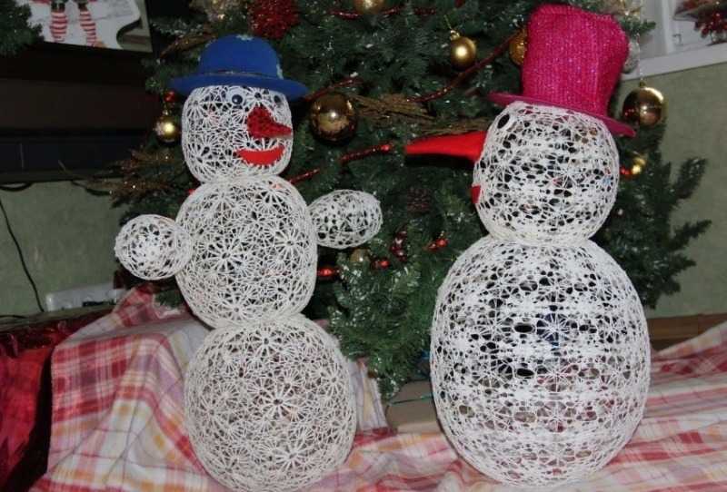 Снеговик из ниток и клея - игрушки своими руками - страна мам