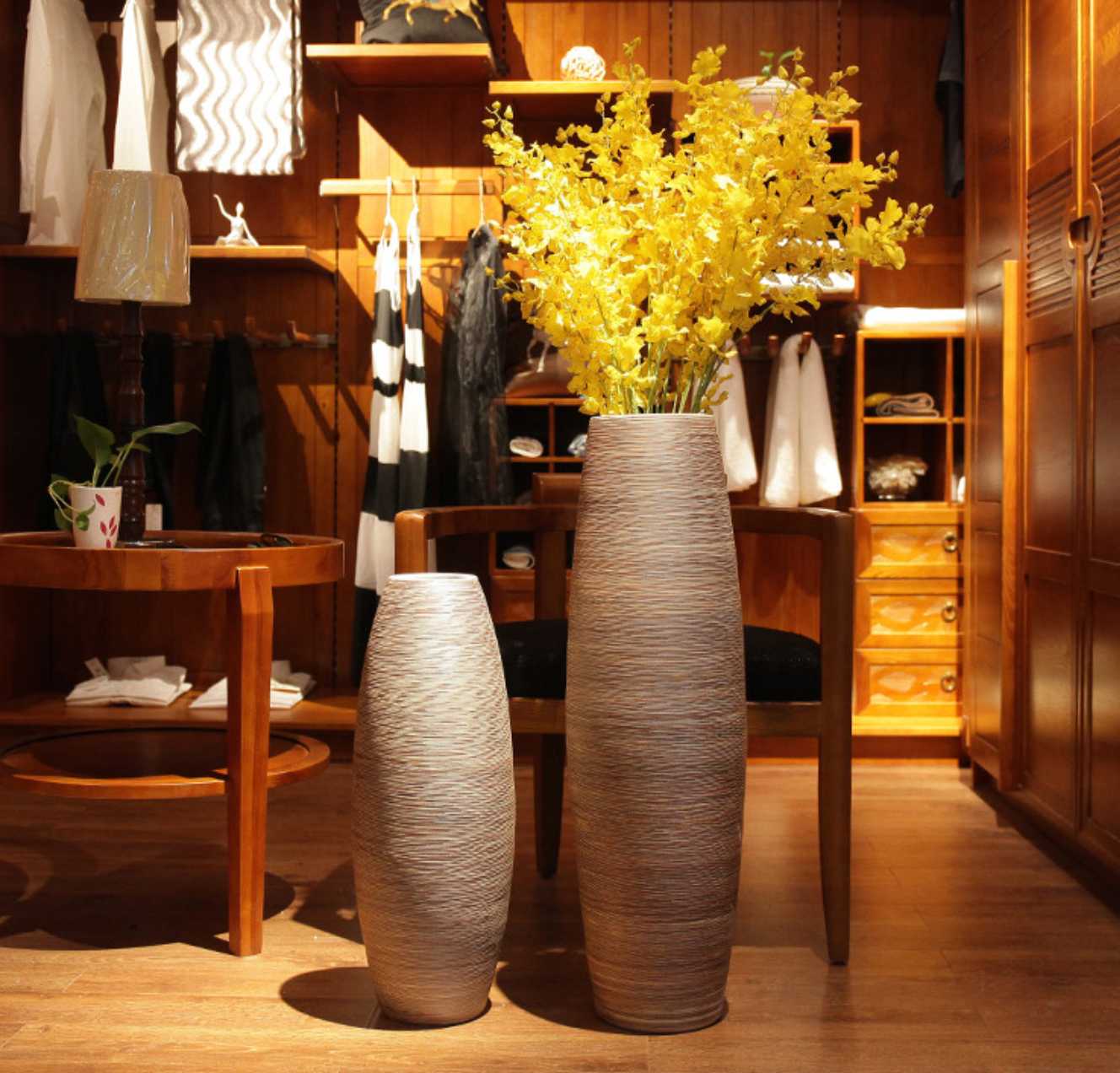 Декоративные напольные вазы с цветами: как они меняют интерьер, высоких, стильных, красивых