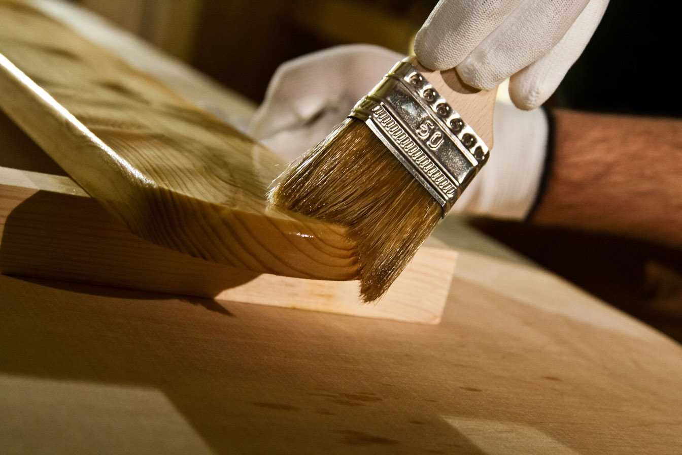 Акриловая краска для деревянных поверхностей и наружных работ
