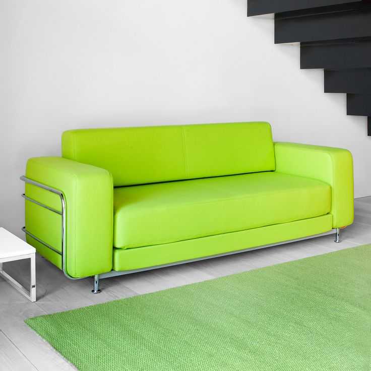 Как правильно применить зеленый диван в интерьере